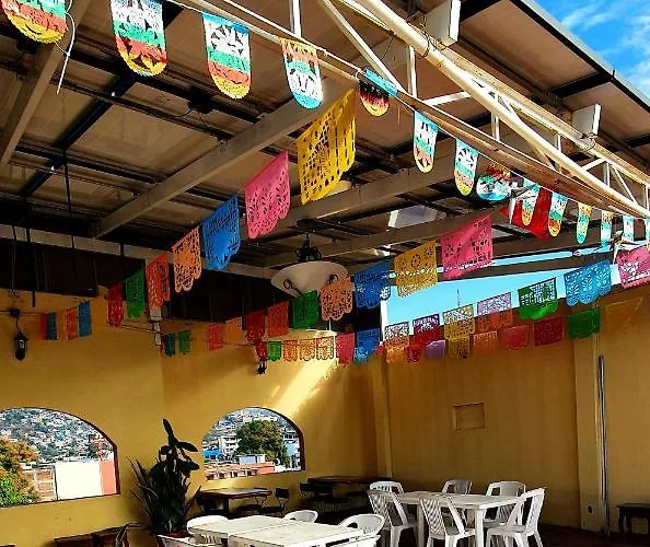 Hotel Zihua 3*